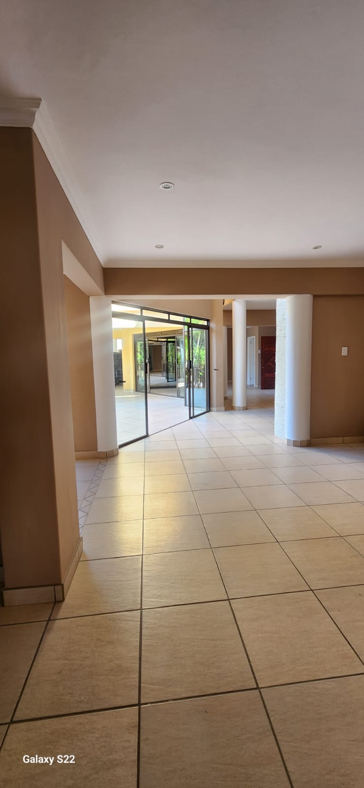 To Let 7 Bedroom Property for Rent in Umhlanga KwaZulu-Natal