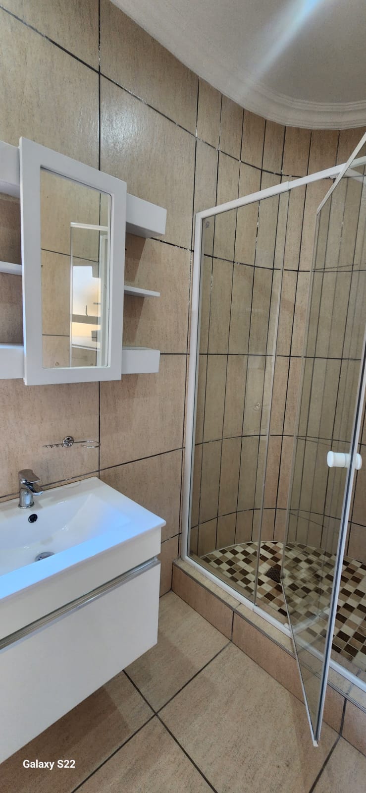 To Let 7 Bedroom Property for Rent in Umhlanga KwaZulu-Natal