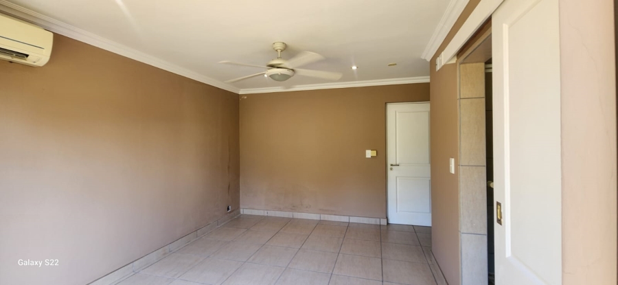 To Let 7 Bedroom Property for Rent in Umhlanga KwaZulu-Natal