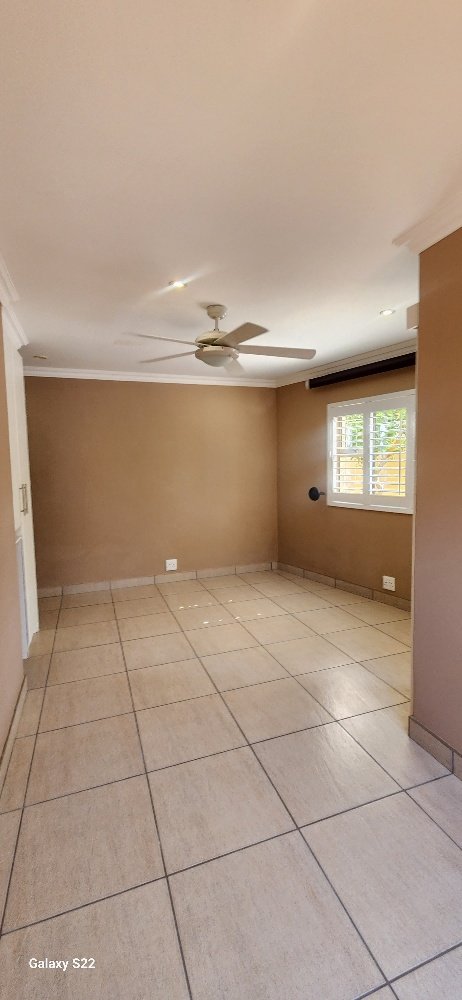 To Let 7 Bedroom Property for Rent in Umhlanga KwaZulu-Natal