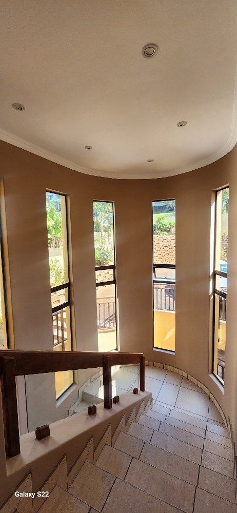 To Let 7 Bedroom Property for Rent in Umhlanga KwaZulu-Natal