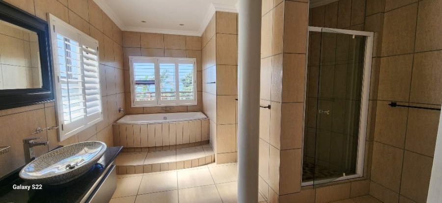 To Let 7 Bedroom Property for Rent in Umhlanga KwaZulu-Natal