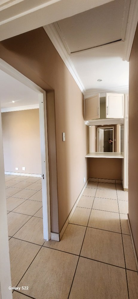 To Let 7 Bedroom Property for Rent in Umhlanga KwaZulu-Natal