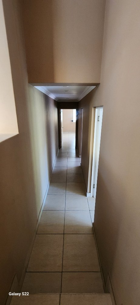To Let 7 Bedroom Property for Rent in Umhlanga KwaZulu-Natal