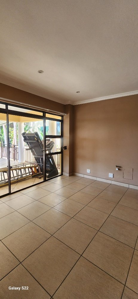 To Let 7 Bedroom Property for Rent in Umhlanga KwaZulu-Natal