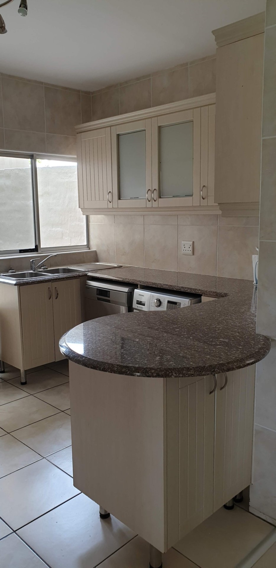 To Let 3 Bedroom Property for Rent in Umhlanga KwaZulu-Natal