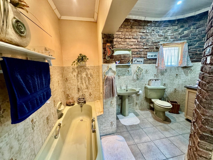4 Bedroom Property for Sale in Pioneer Park KwaZulu-Natal