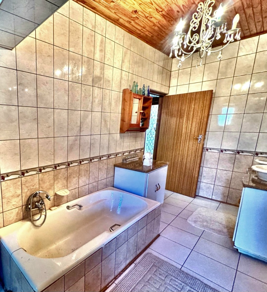4 Bedroom Property for Sale in Pioneer Park KwaZulu-Natal