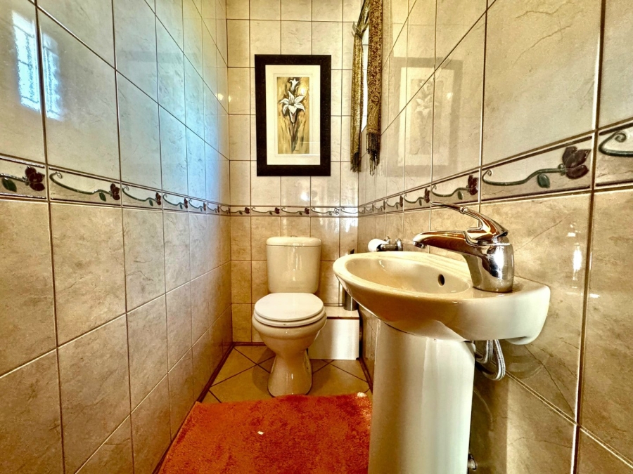 4 Bedroom Property for Sale in Pioneer Park KwaZulu-Natal