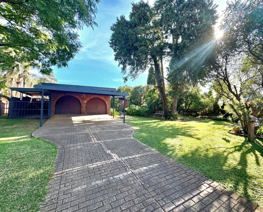 4 Bedroom Property for Sale in Pioneer Park KwaZulu-Natal
