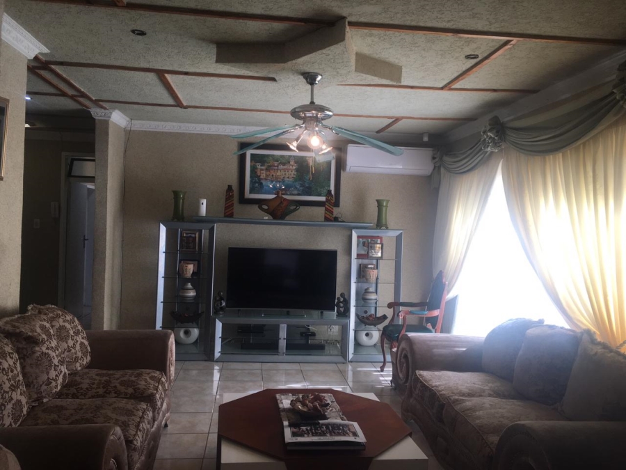 3 Bedroom Property for Sale in Amajuba Park KwaZulu-Natal