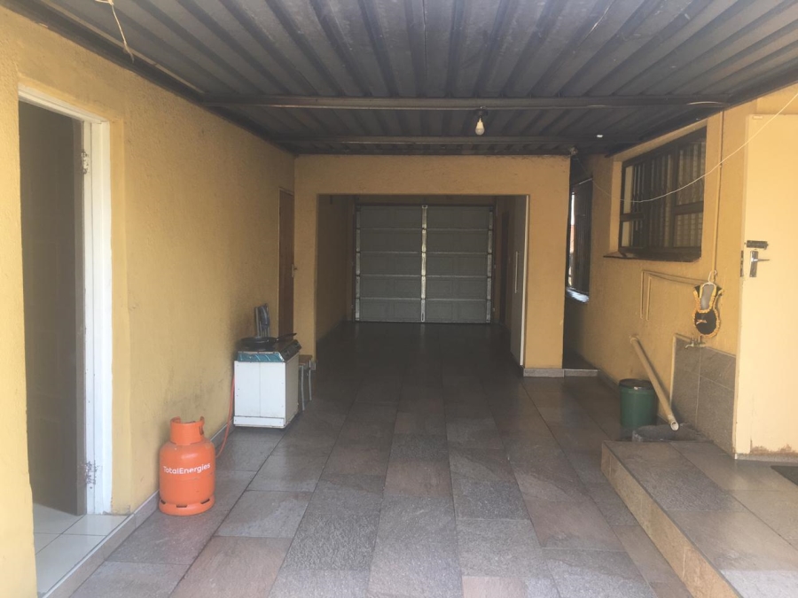 3 Bedroom Property for Sale in Amajuba Park KwaZulu-Natal