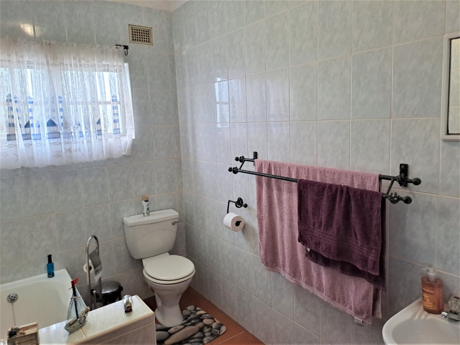 3 Bedroom Property for Sale in Port Edward KwaZulu-Natal