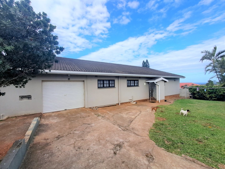 3 Bedroom Property for Sale in Port Edward KwaZulu-Natal