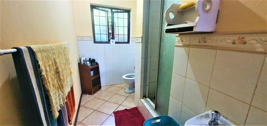 6 Bedroom Property for Sale in Sea Park KwaZulu-Natal