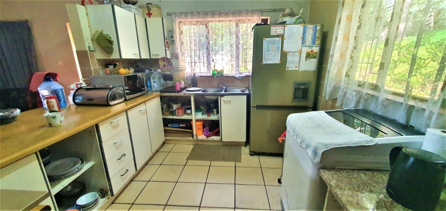6 Bedroom Property for Sale in Sea Park KwaZulu-Natal