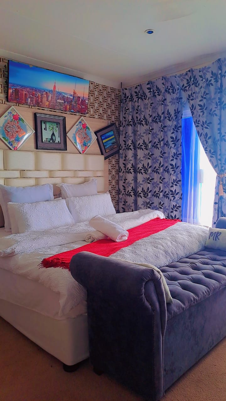 To Let 4 Bedroom Property for Rent in Margate Beach KwaZulu-Natal