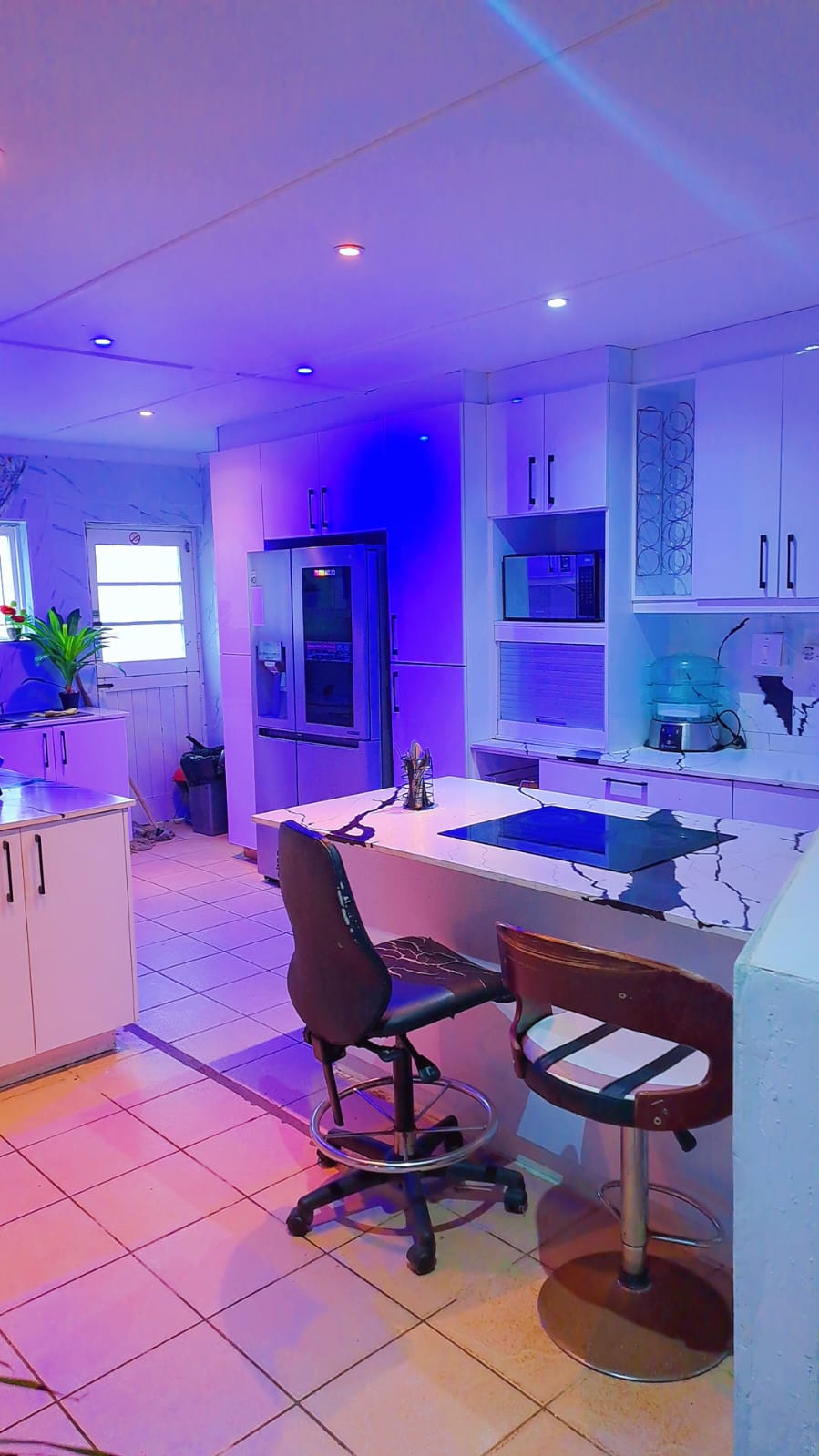To Let 4 Bedroom Property for Rent in Margate Beach KwaZulu-Natal