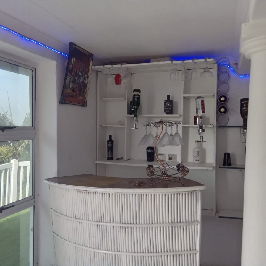 To Let 4 Bedroom Property for Rent in Margate Beach KwaZulu-Natal