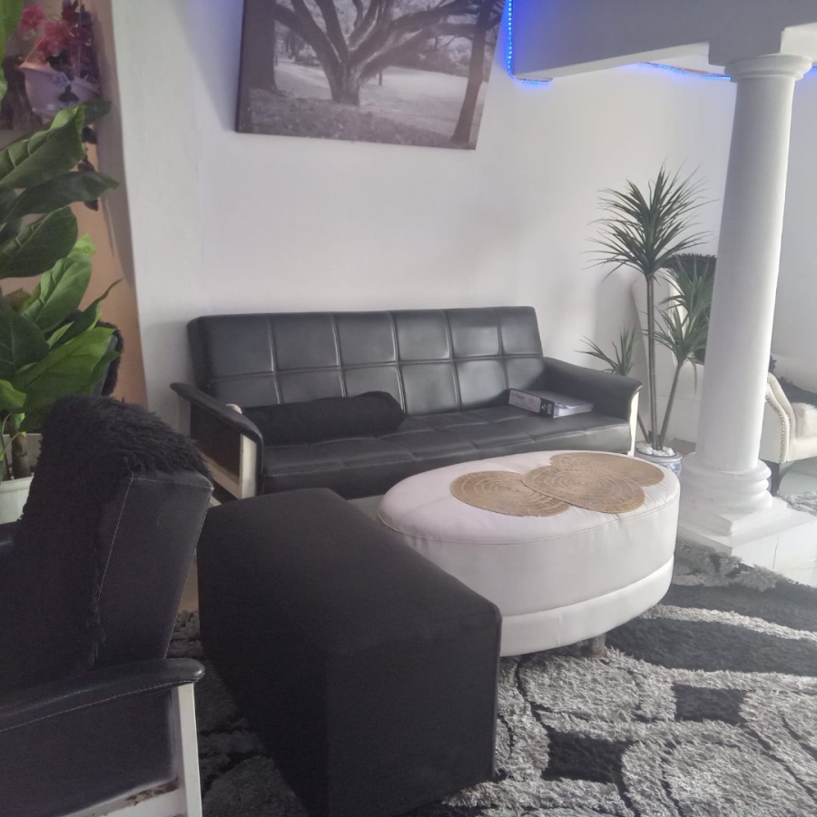 To Let 4 Bedroom Property for Rent in Margate Beach KwaZulu-Natal