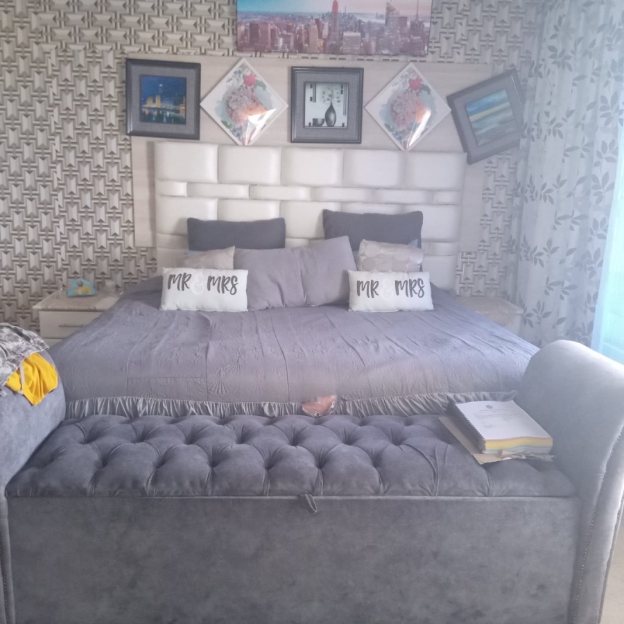 To Let 4 Bedroom Property for Rent in Margate Beach KwaZulu-Natal