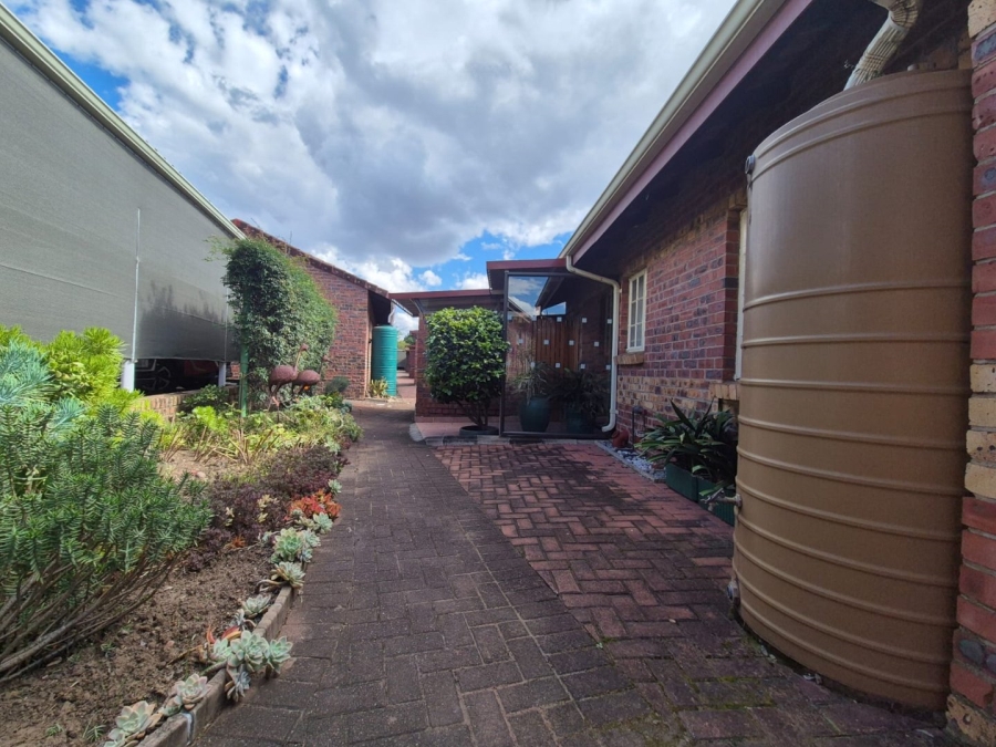 2 Bedroom Property for Sale in Newcastle KwaZulu-Natal