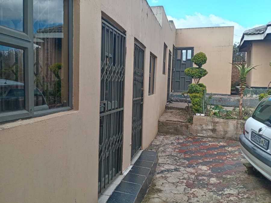 6 Bedroom Property for Sale in Edendale KwaZulu-Natal