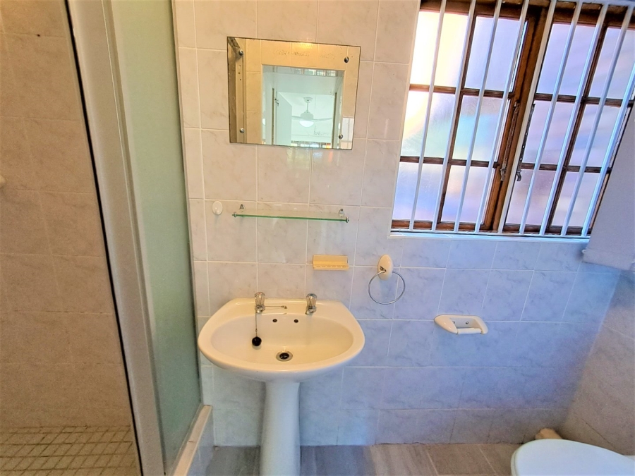 2 Bedroom Property for Sale in Port Edward KwaZulu-Natal