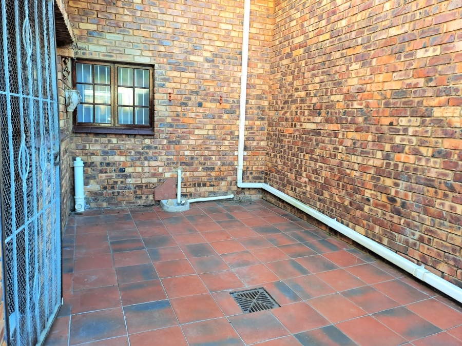 2 Bedroom Property for Sale in Port Edward KwaZulu-Natal
