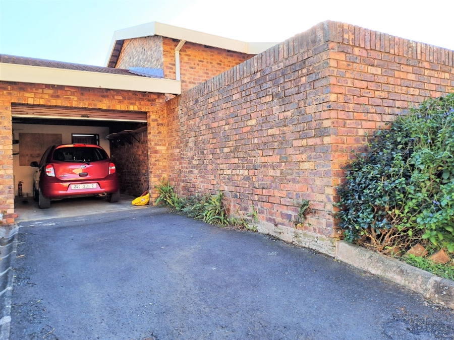 2 Bedroom Property for Sale in Port Edward KwaZulu-Natal