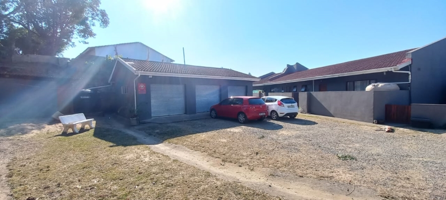 7 Bedroom Property for Sale in Marburg KwaZulu-Natal