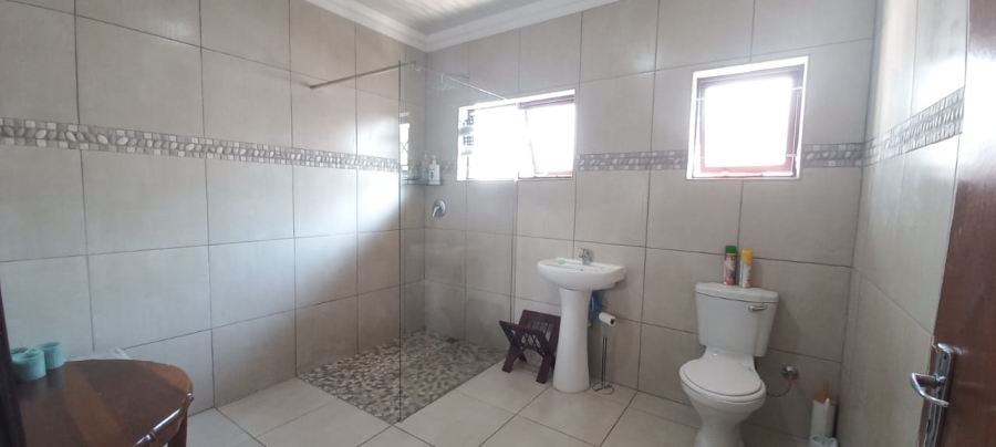 7 Bedroom Property for Sale in Marburg KwaZulu-Natal