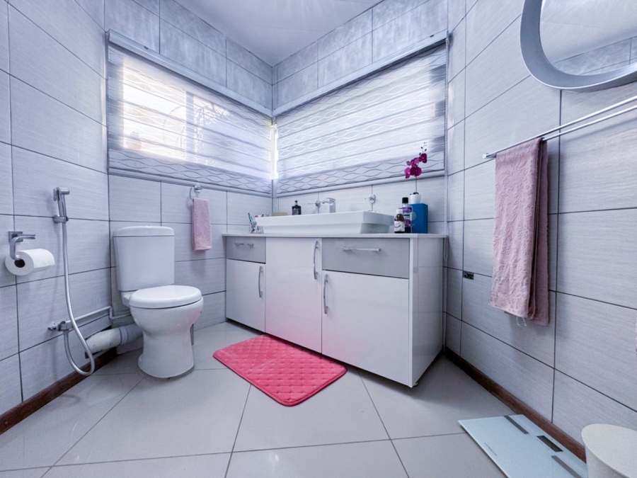4 Bedroom Property for Sale in Aviary Hill KwaZulu-Natal