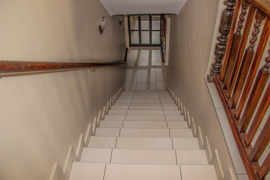 6 Bedroom Property for Sale in Margate KwaZulu-Natal