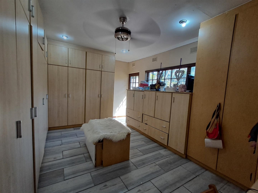 6 Bedroom Property for Sale in Margate KwaZulu-Natal