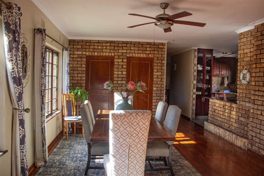 6 Bedroom Property for Sale in Margate KwaZulu-Natal