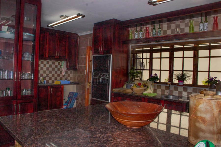 6 Bedroom Property for Sale in Margate KwaZulu-Natal