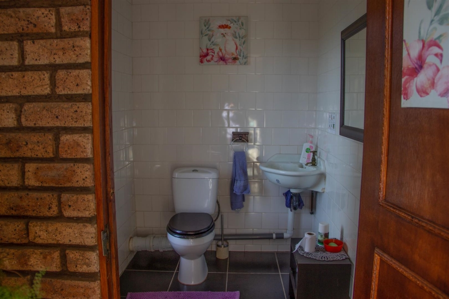 6 Bedroom Property for Sale in Margate KwaZulu-Natal