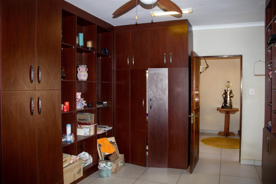 6 Bedroom Property for Sale in Margate KwaZulu-Natal