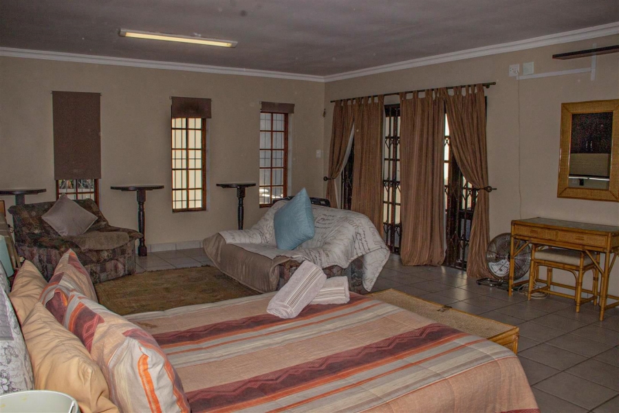6 Bedroom Property for Sale in Margate KwaZulu-Natal