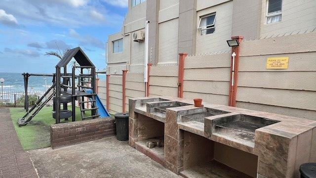 2 Bedroom Property for Sale in Uvongo KwaZulu-Natal