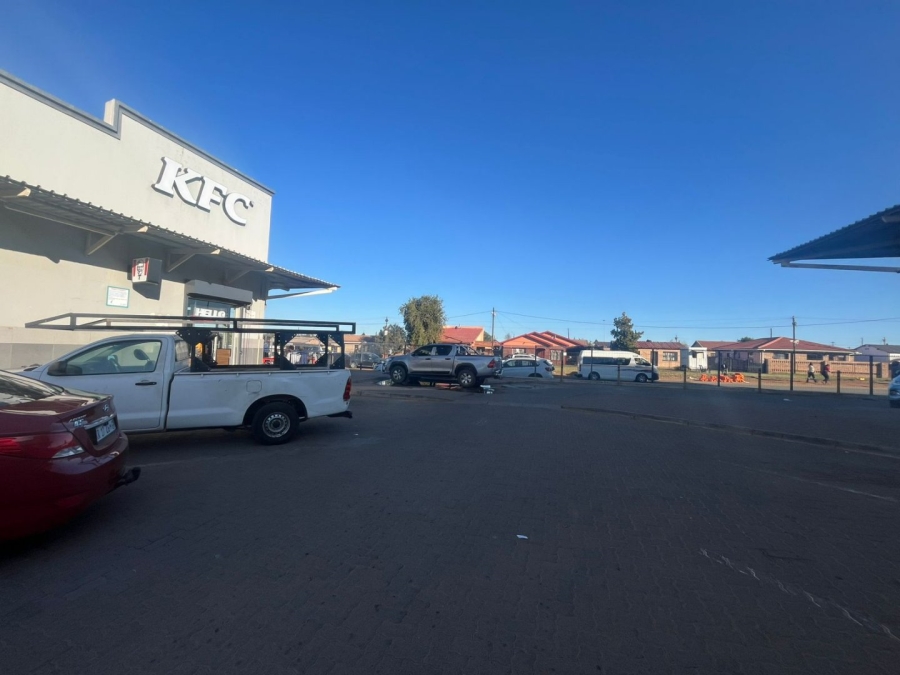 To Let commercial Property for Rent in Madadeni KwaZulu-Natal
