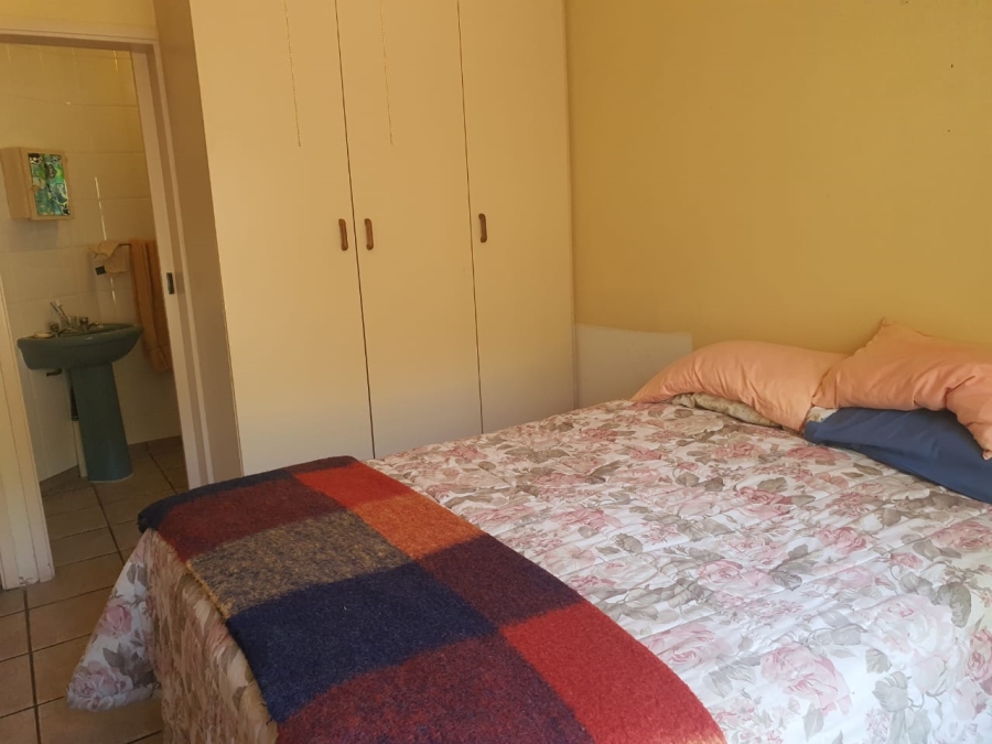 2 Bedroom Property for Sale in Anerley KwaZulu-Natal