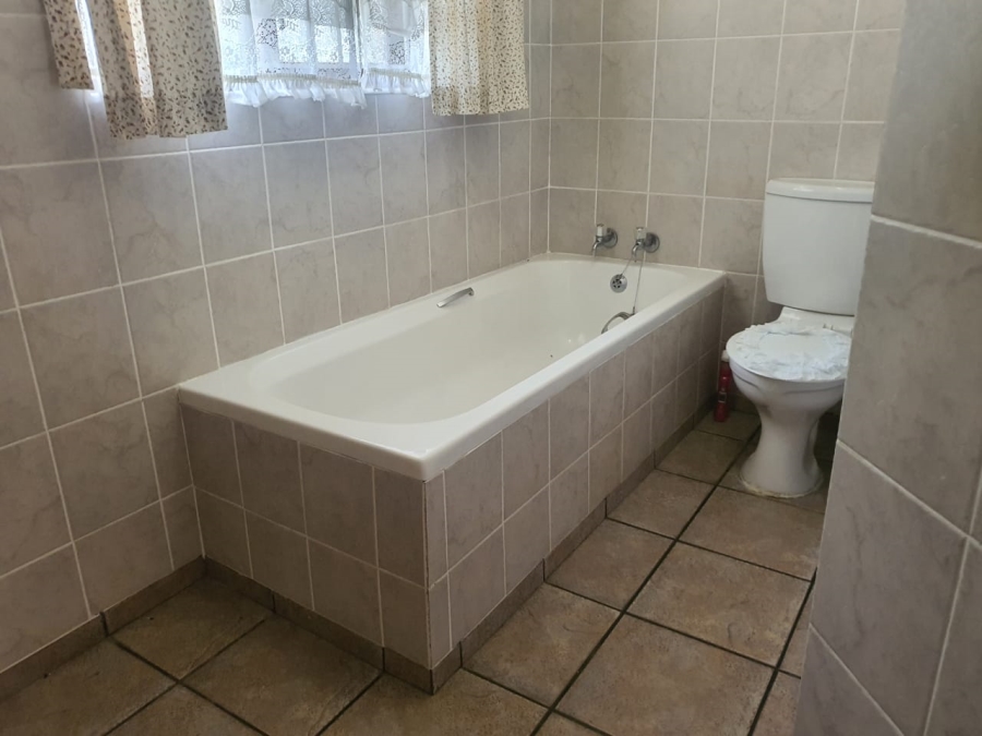 2 Bedroom Property for Sale in Anerley KwaZulu-Natal