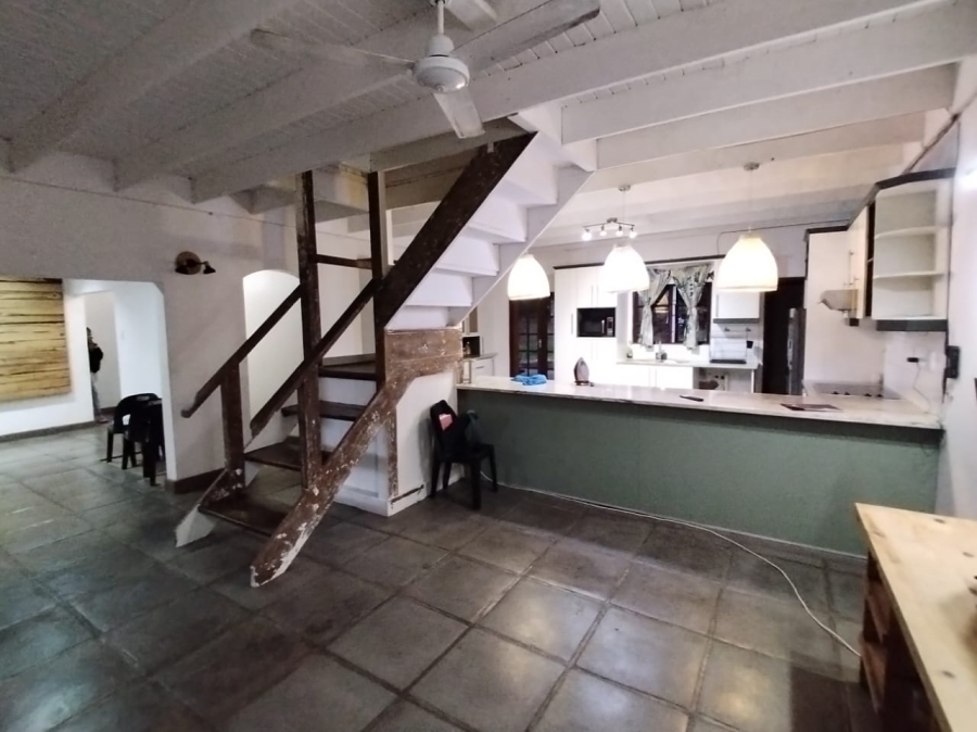 4 Bedroom Property for Sale in Uvongo KwaZulu-Natal