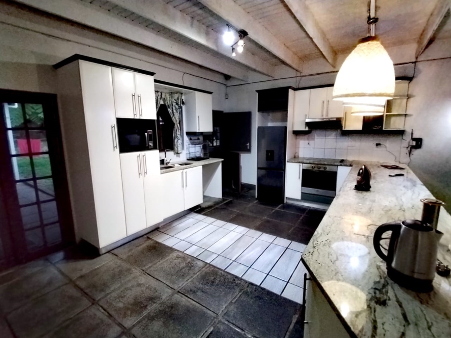 4 Bedroom Property for Sale in Uvongo KwaZulu-Natal
