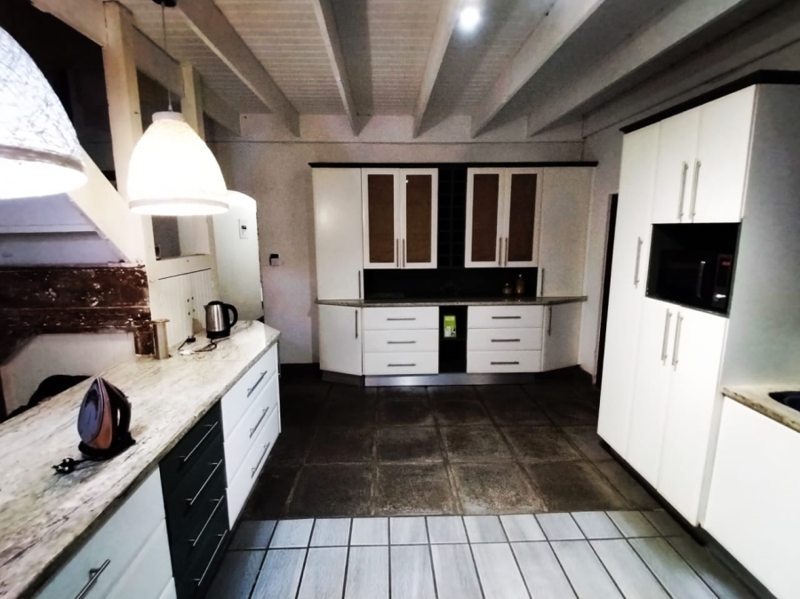 4 Bedroom Property for Sale in Uvongo KwaZulu-Natal