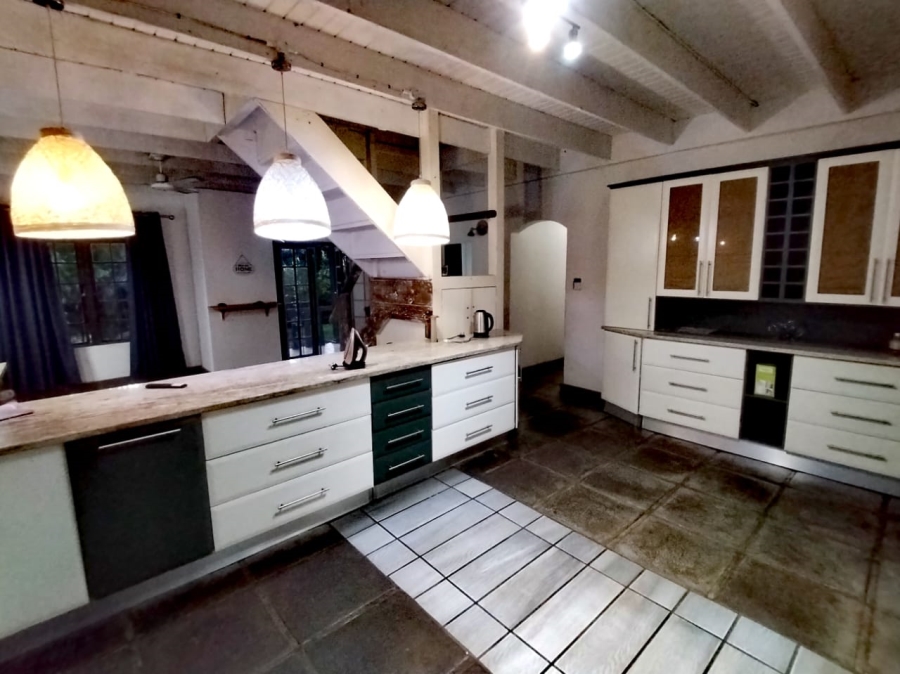 4 Bedroom Property for Sale in Uvongo KwaZulu-Natal