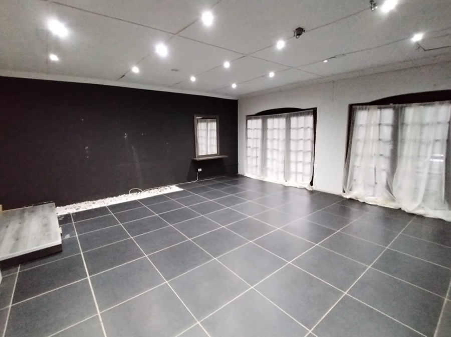 4 Bedroom Property for Sale in Uvongo KwaZulu-Natal
