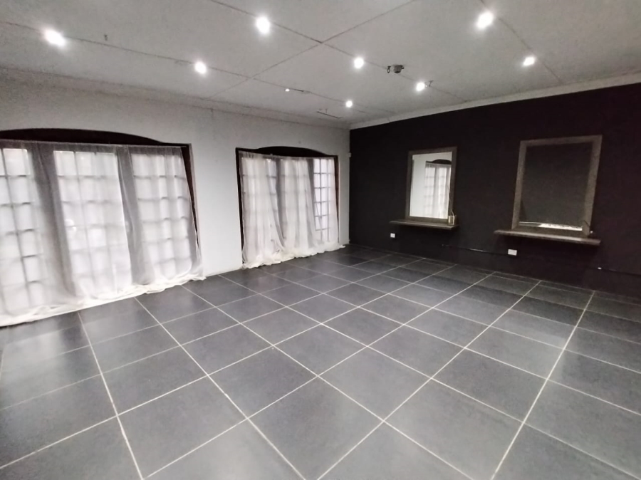 4 Bedroom Property for Sale in Uvongo KwaZulu-Natal